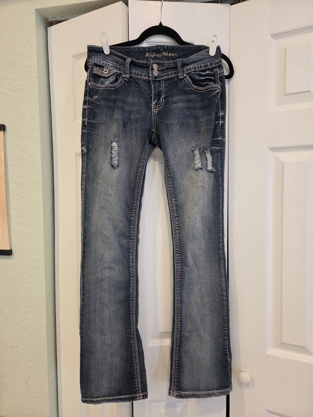 Ariya Jeans Women’s Mid-Rise Distressed Straight Jeans — Blue
